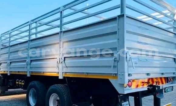 Acheter Occasion Utilitaire Nissan UD Blanc à Gobabis, Omaheke Acheter Occasion Utilitaire Nissan UD Blanc à Gobabis, Omaheke