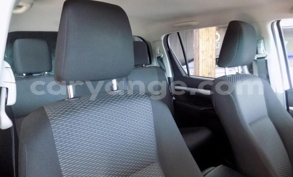 Buy Used Toyota Hilux White Car in Gobabis in Omaheke Buy Used Toyota Hilux White Car in Gobabis in Omaheke