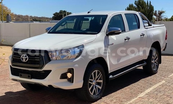 Buy Used Toyota Hilux White Car in Arandis in Kunene