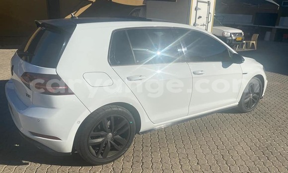 Buy Used Volkswagen Golf White Car in Windhoek in Namibia