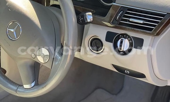 Acheter Occasion Voiture Mercedes-Benz E-klasse Bleu à Windhoek, Namibie Acheter Occasion Voiture Mercedes-Benz E-klasse Bleu à Windhoek, Namibie