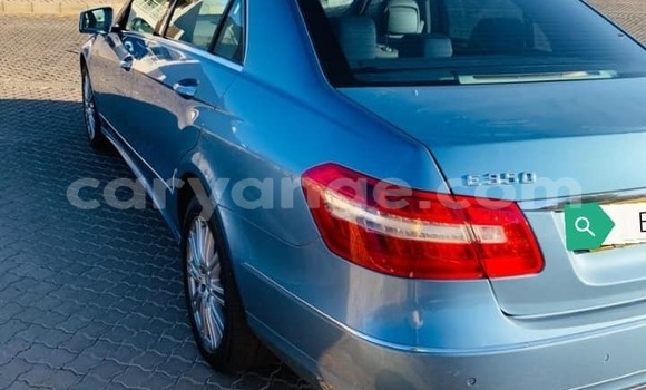 Acheter Occasion Voiture Mercedes-Benz E-klasse Bleu à Windhoek, Namibie Acheter Occasion Voiture Mercedes-Benz E-klasse Bleu à Windhoek, Namibie