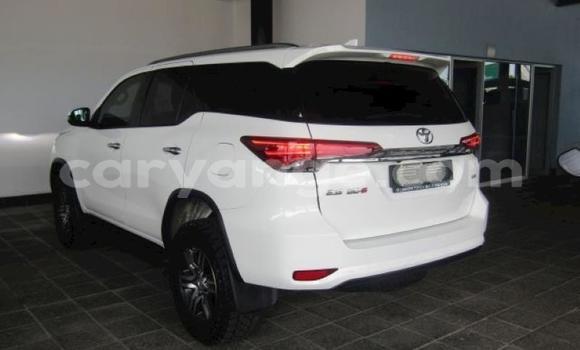 Buy Used Toyota Fortuner White Car in Import - Dubai in Namibia Buy Used Toyota Fortuner White Car in Import - Dubai in Namibia