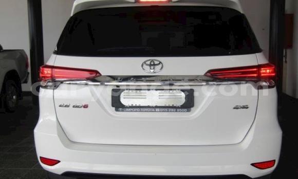 Buy Used Toyota Fortuner White Car in Import - Dubai in Namibia Buy Used Toyota Fortuner White Car in Import - Dubai in Namibia