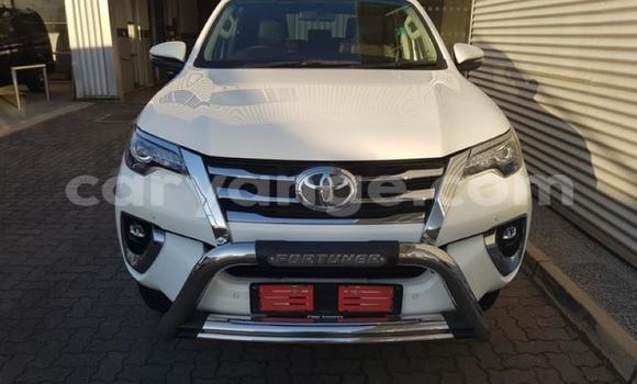 Buy Used Toyota Fortuner White Car in Import - Dubai in Namibia