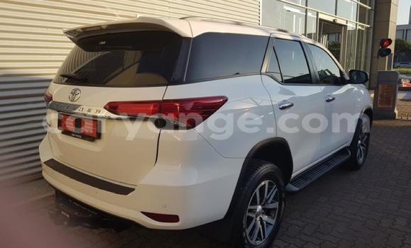 Buy Used Toyota Fortuner White Car in Import - Dubai in Namibia Buy Used Toyota Fortuner White Car in Import - Dubai in Namibia