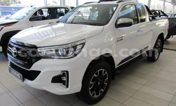 Buy Used Toyota Hilux White Car in Gobabis in Omaheke Buy Used Toyota Hilux White Car in Gobabis in Omaheke