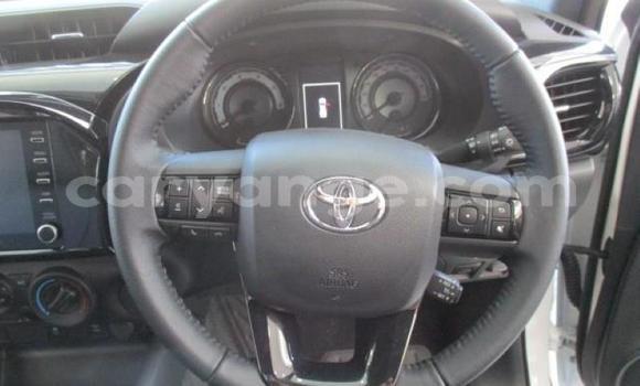 Buy Used Toyota Hilux White Car in Gobabis in Omaheke Buy Used Toyota Hilux White Car in Gobabis in Omaheke