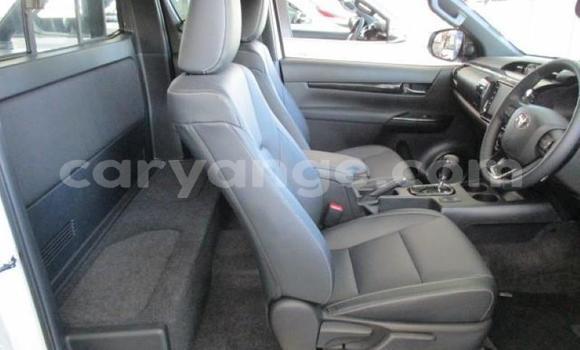 Buy Used Toyota Hilux White Car in Gobabis in Omaheke Buy Used Toyota Hilux White Car in Gobabis in Omaheke