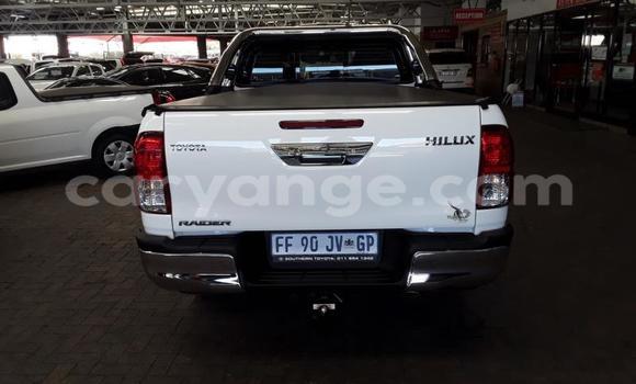 Acheter Occasion Voiture Toyota Hilux Blanc à Gobabis, Omaheke Acheter Occasion Voiture Toyota Hilux Blanc à Gobabis, Omaheke