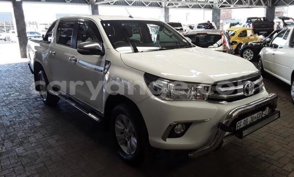 Acheter Occasion Voiture Toyota Hilux Blanc à Gobabis, Omaheke Acheter Occasion Voiture Toyota Hilux Blanc à Gobabis, Omaheke