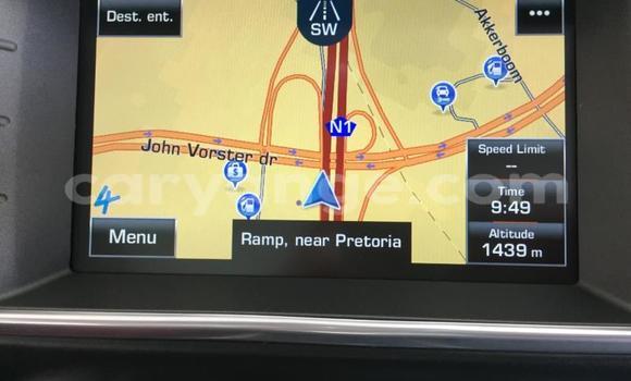 Acheter Occasion Voiture Land Rover Range Rover Rouge à Gobabis, Omaheke Acheter Occasion Voiture Land Rover Range Rover Rouge à Gobabis, Omaheke