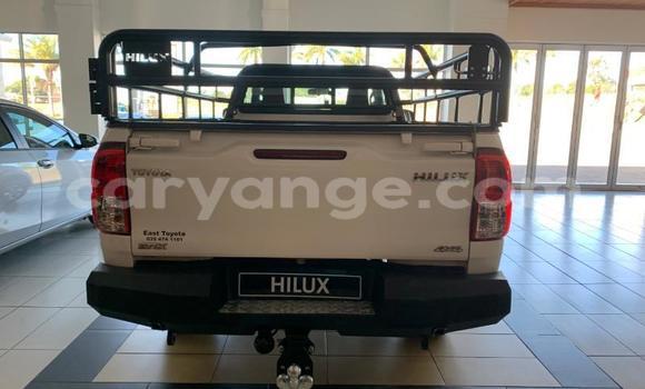 Buy Used Toyota Hilux White Car in Gobabis in Omaheke Buy Used Toyota Hilux White Car in Gobabis in Omaheke