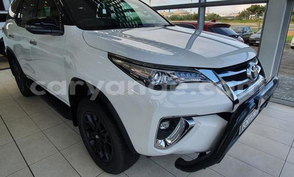 Acheter Occasion Voiture Toyota Fortuner Blanc à Grootfontein, Namibie