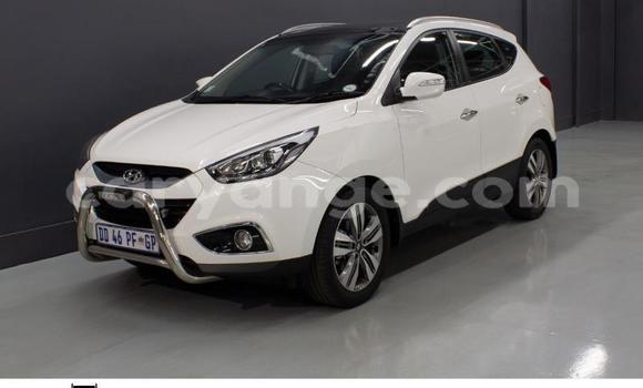 Buy Used Hyundai Ix35 White Car in Henties Bay in Erongo