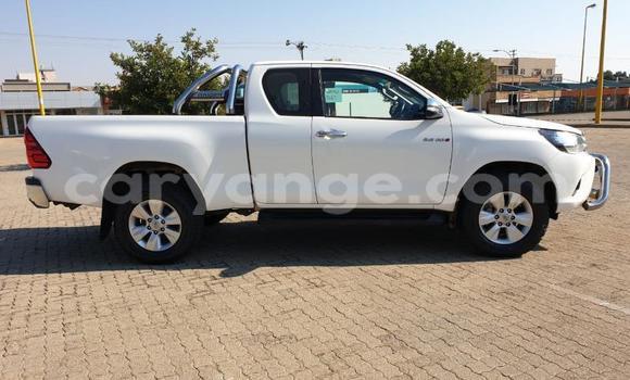 Buy Used Toyota Hilux White Car in Import - Dubai in Namibia Buy Used Toyota Hilux White Car in Import - Dubai in Namibia