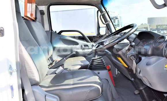 Acheter Occasion Utilitaire Hino 300 Series Blanc à Karasburg, Karas Acheter Occasion Utilitaire Hino 300 Series Blanc à Karasburg, Karas