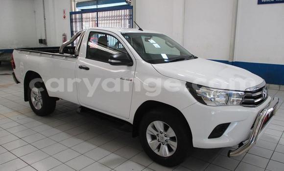 Buy Used Toyota Hilux White Car in Gobabis in Omaheke