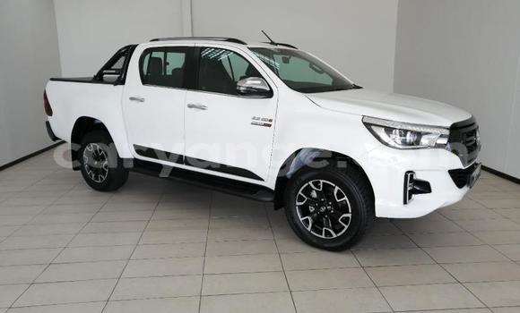 Buy New Toyota Hilux White Car in Gobabis in Omaheke