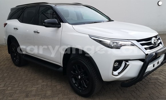 Buy Used Toyota Fortuner White Car in Walvis Bay in Namibia