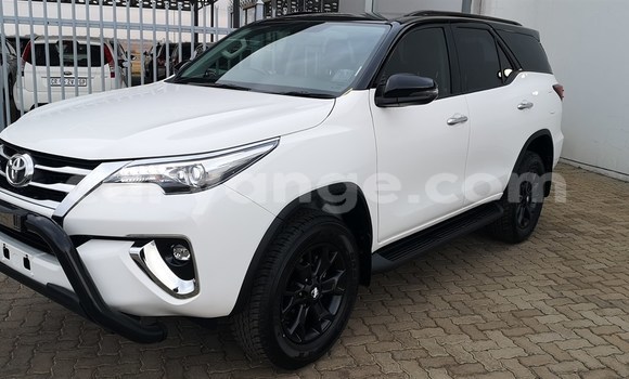 Buy Used Toyota Fortuner White Car in Walvis Bay in Namibia Buy Used Toyota Fortuner White Car in Walvis Bay in Namibia