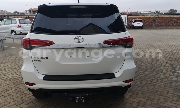 Buy Used Toyota Fortuner White Car in Walvis Bay in Namibia Buy Used Toyota Fortuner White Car in Walvis Bay in Namibia