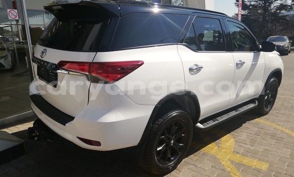 Buy Used Toyota Fortuner White Car in Grootfontein in Namibia Buy Used Toyota Fortuner White Car in Grootfontein in Namibia