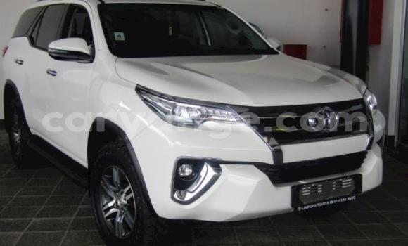 Acheter Occasion Voiture Toyota Fortuner Blanc à Gobabis, Omaheke