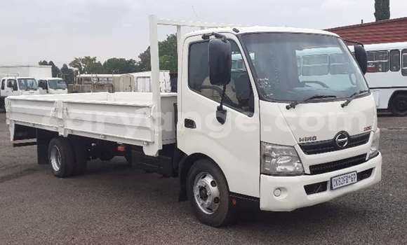 Buy Used Hino 300 Series White Truck in Henties Bay in Erongo
