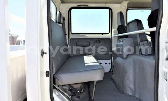 Acheter Occasion Utilitaire Hino 300 Series Blanc à Henties Bay, Erongo Acheter Occasion Utilitaire Hino 300 Series Blanc à Henties Bay, Erongo