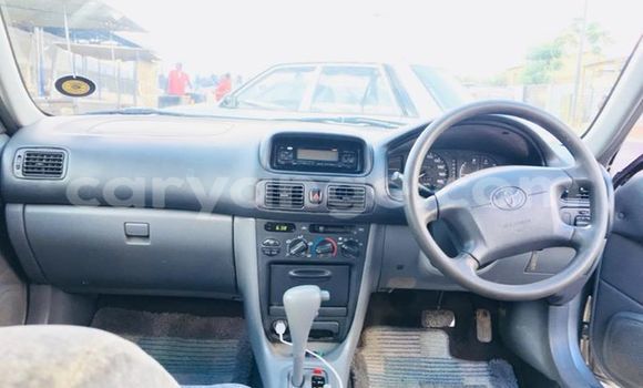 Acheter Occasion Voiture Toyota Corolla Gris à Windhoek, Namibie Acheter Occasion Voiture Toyota Corolla Gris à Windhoek, Namibie