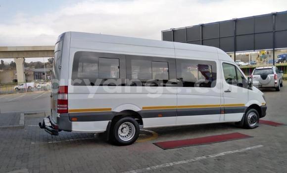 Acheter Occasion Voiture Mercedes-Benz V-klasse Blanc à Windhoek, Namibie Acheter Occasion Voiture Mercedes-Benz V-klasse Blanc à Windhoek, Namibie