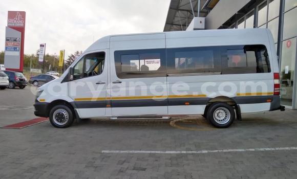 Acheter Occasion Voiture Mercedes-Benz V-klasse Blanc à Windhoek, Namibie Acheter Occasion Voiture Mercedes-Benz V-klasse Blanc à Windhoek, Namibie