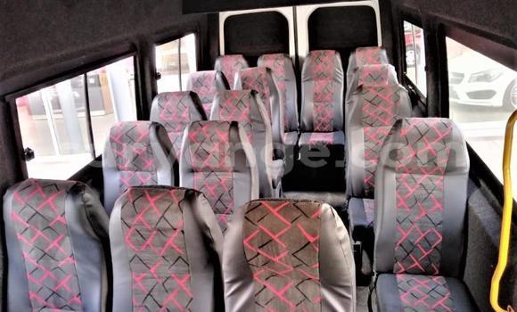 Acheter Occasion Voiture Mercedes-Benz V-klasse Blanc à Windhoek, Namibie Acheter Occasion Voiture Mercedes-Benz V-klasse Blanc à Windhoek, Namibie