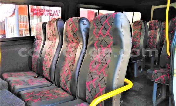 Acheter Occasion Voiture Mercedes-Benz V-klasse Blanc à Windhoek, Namibie Acheter Occasion Voiture Mercedes-Benz V-klasse Blanc à Windhoek, Namibie