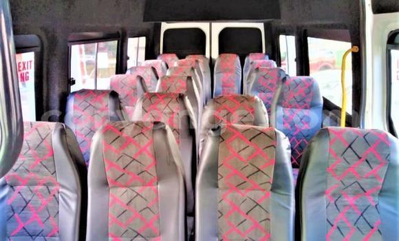 Acheter Occasion Voiture Mercedes-Benz V-klasse Blanc à Windhoek, Namibie Acheter Occasion Voiture Mercedes-Benz V-klasse Blanc à Windhoek, Namibie