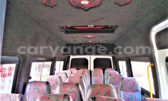 Acheter Occasion Voiture Mercedes-Benz V-klasse Blanc à Windhoek, Namibie Acheter Occasion Voiture Mercedes-Benz V-klasse Blanc à Windhoek, Namibie