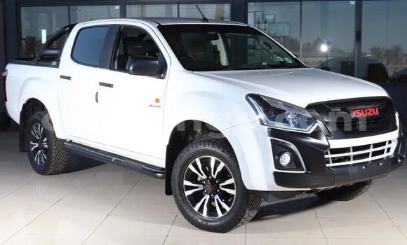 Buy Used Isuzu KB White Car in Gobabis in Omaheke