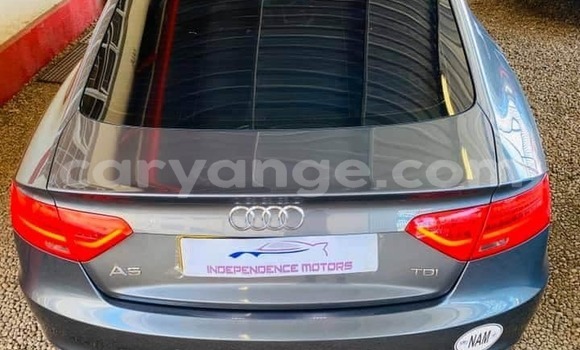 Acheter Occasion Voiture Audi A5 Bleu à Windhoek, Namibie Acheter Occasion Voiture Audi A5 Bleu à Windhoek, Namibie