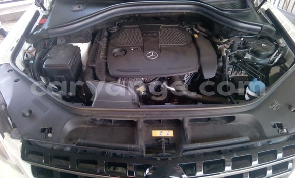 Acheter Occasion Voiture Mercedes-Benz ML–Class Blanc à Windhoek, Namibie Acheter Occasion Voiture Mercedes-Benz ML–Class Blanc à Windhoek, Namibie