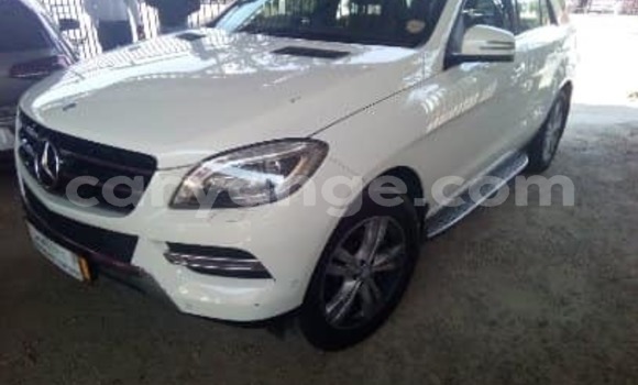 Acheter Occasion Voiture Mercedes-Benz ML–Class Blanc à Windhoek, Namibie Acheter Occasion Voiture Mercedes-Benz ML–Class Blanc à Windhoek, Namibie