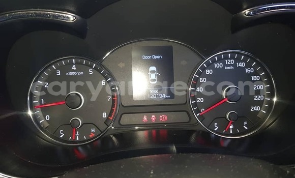 Acheter Occasion Voiture Kia Cerato Blanc à Windhoek, Namibie Acheter Occasion Voiture Kia Cerato Blanc à Windhoek, Namibie