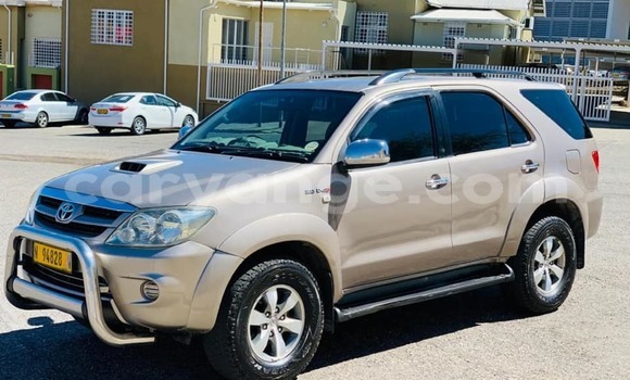Acheter Occasion Voiture Toyota Fortuner Beige à Windhoek, Namibie Acheter Occasion Voiture Toyota Fortuner Beige à Windhoek, Namibie