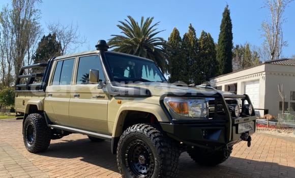 Buy Used Toyota Land Cruiser Beige Car in Henties Bay in Erongo Buy Used Toyota Land Cruiser Beige Car in Henties Bay in Erongo