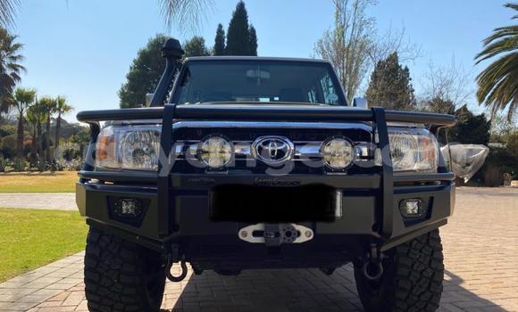 Buy Used Toyota Land Cruiser Beige Car in Henties Bay in Erongo Buy Used Toyota Land Cruiser Beige Car in Henties Bay in Erongo