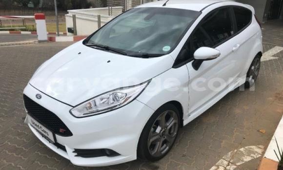 Acheter Occasion Voiture Ford Fiesta Blanc à Gobabis, Omaheke Acheter Occasion Voiture Ford Fiesta Blanc à Gobabis, Omaheke