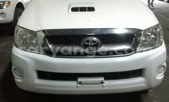 Buy Used Toyota Hilux White Car in Walvis Bay in Namibia Buy Used Toyota Hilux White Car in Walvis Bay in Namibia