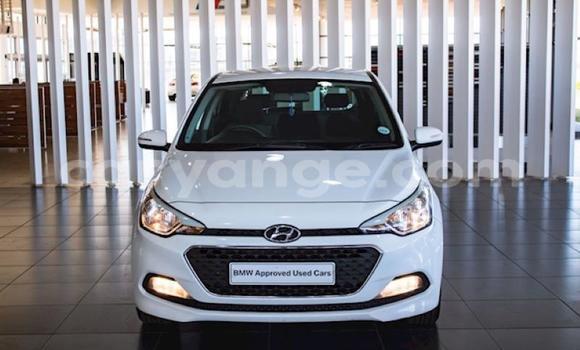 Buy Used Hyundai I20 White Car in Import - Dubai in Namibia