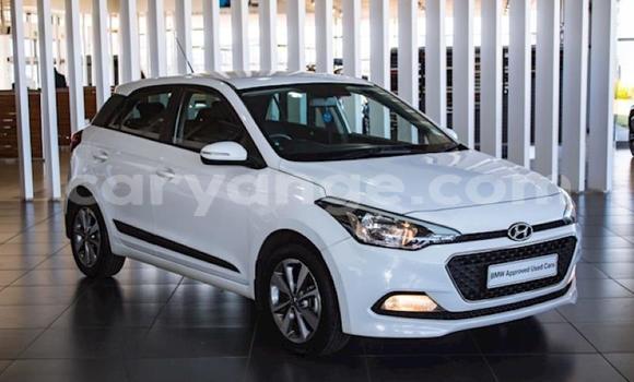 Acheter Occasion Voiture Hyundai I20 Blanc à Import - Dubai, Namibie Acheter Occasion Voiture Hyundai I20 Blanc à Import - Dubai, Namibie