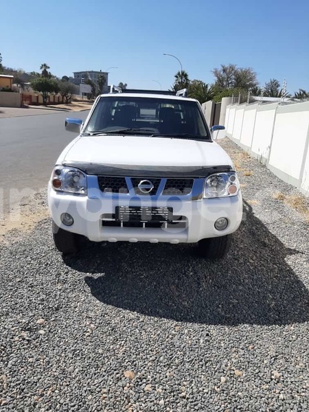 Big with watermark nissan np 300 namibia windhoek 13179
